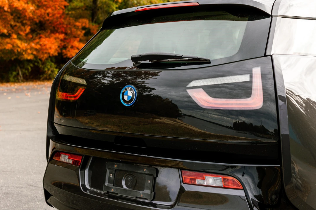 2015 BMW i3 - Image 25 of 31