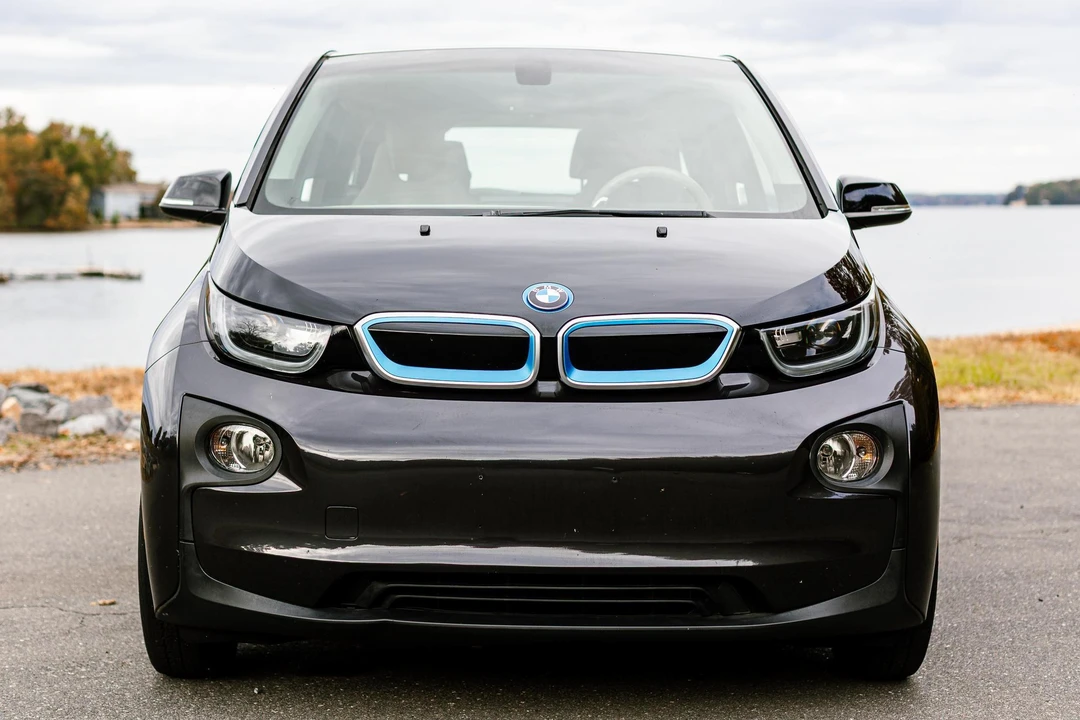 2015 BMW i3 - Image 2 of 31