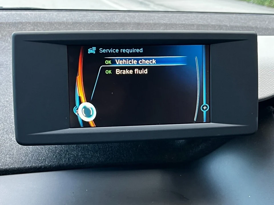 2015 BMW i3 - Image 14 of 21