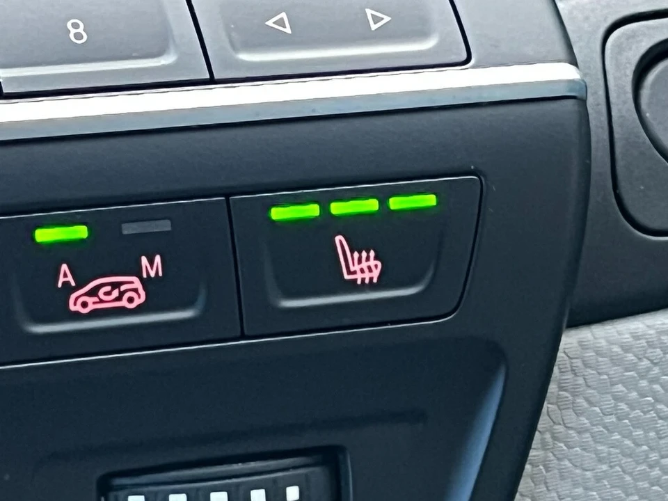 2015 BMW i3 - Image 16 of 21
