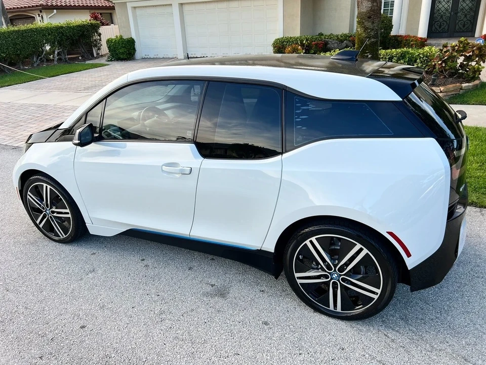 2015 BMW i3 - Image 8 of 21