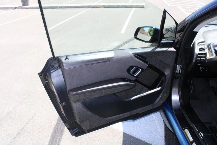 2015 BMW i3 - Image 9 of 18