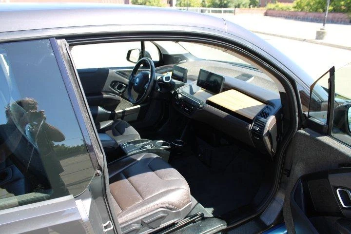 2015 BMW i3 - Image 16 of 18