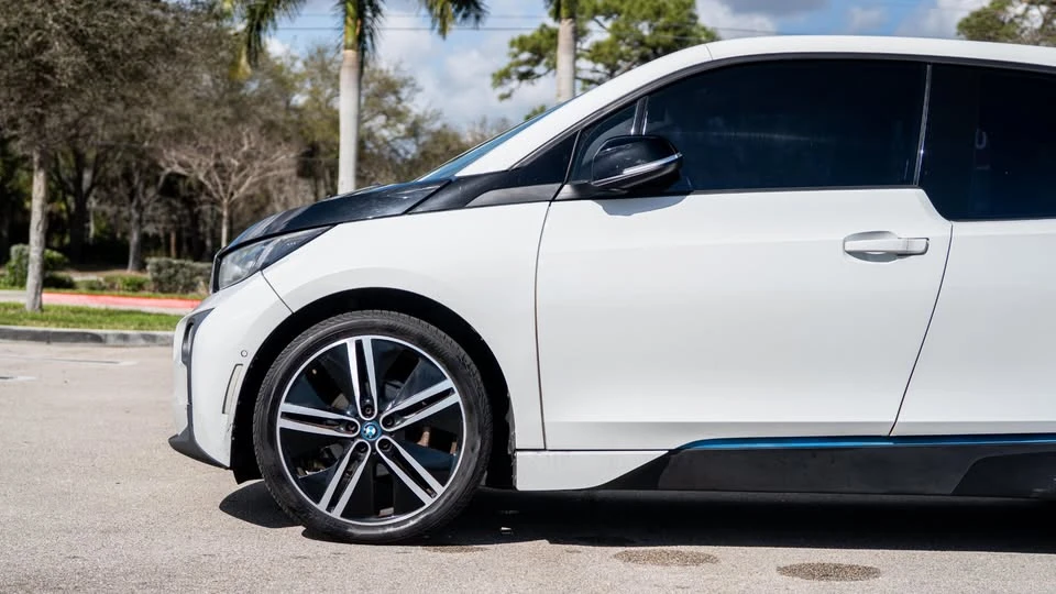 2015 BMW i3 - Image 10 of 19