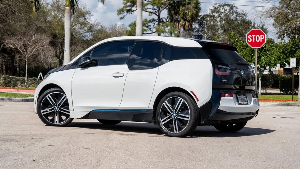 2015 BMW i3 - Image 5 of 19
