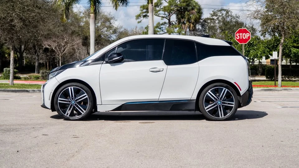 2015 BMW i3 - Image 4 of 19