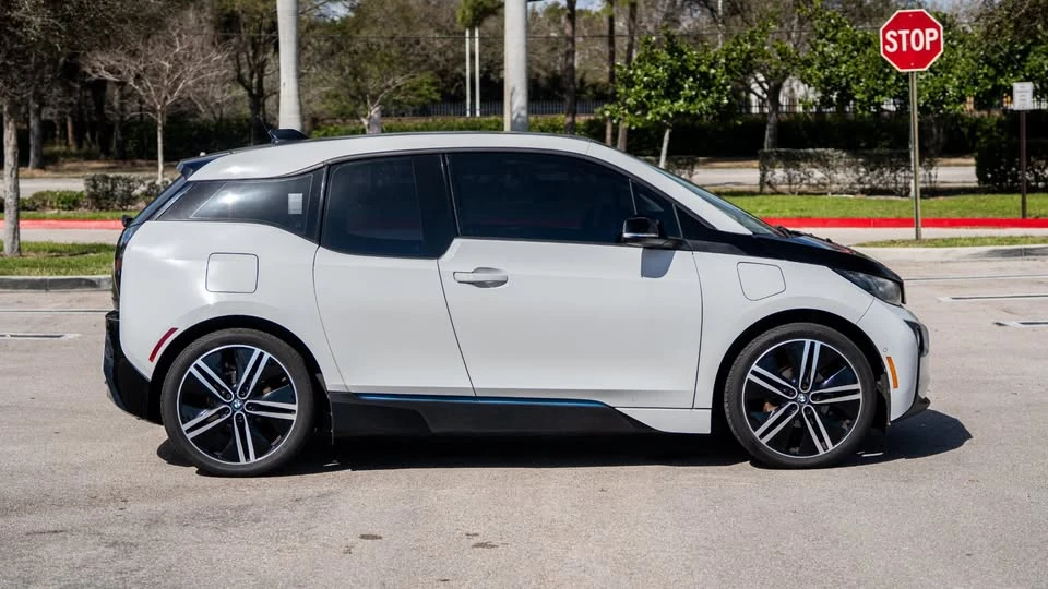 2015 BMW i3 - Image 8 of 19