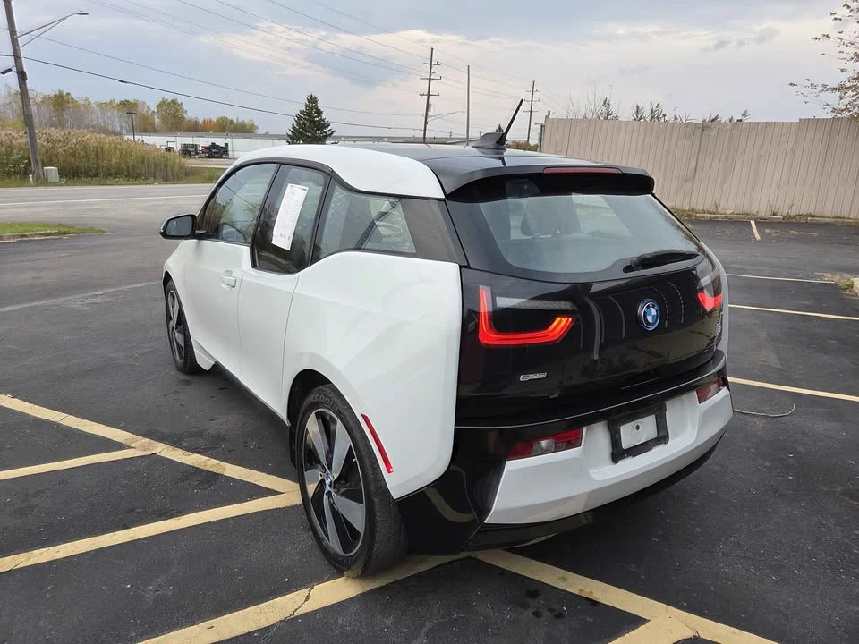2015 BMW i3 - Image 9 of 17
