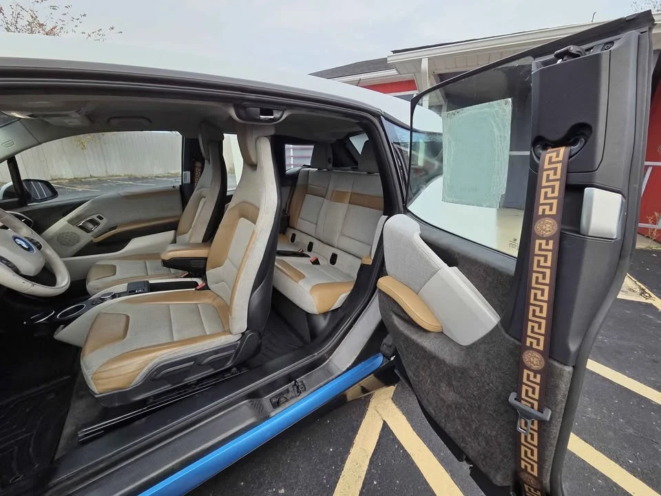 2015 BMW i3 - Image 14 of 17