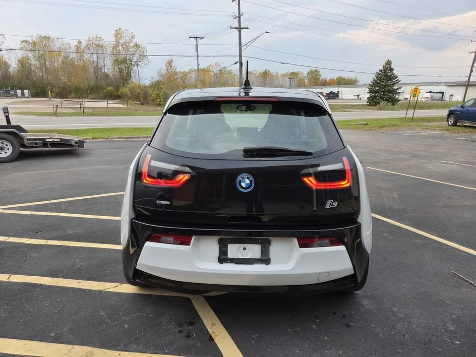 2015 BMW i3 - Image 8 of 17