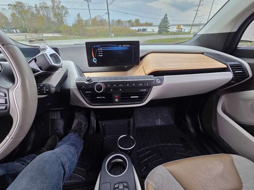 2015 BMW i3 - Image 10 of 17