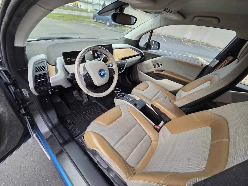 2015 BMW i3 - Image 12 of 17