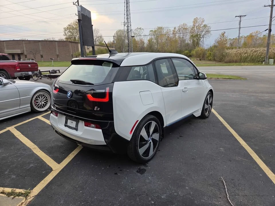 2015 BMW i3 - Image 7 of 17