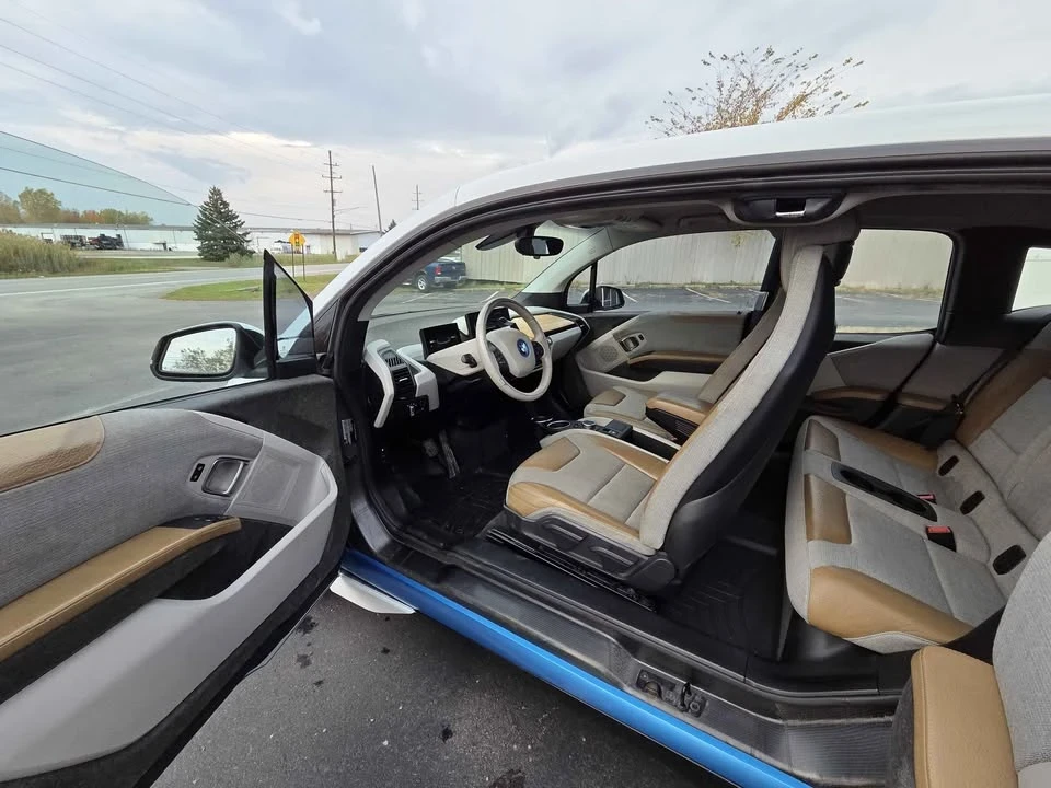 2015 BMW i3 - Image 13 of 17