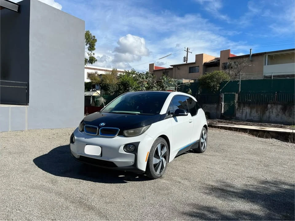 2015 BMW i3 - Image 2 of 17