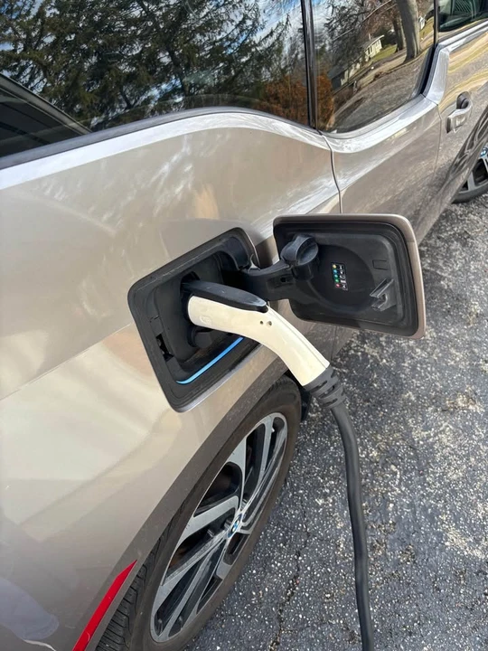 2015 BMW i3 - Image 16 of 20