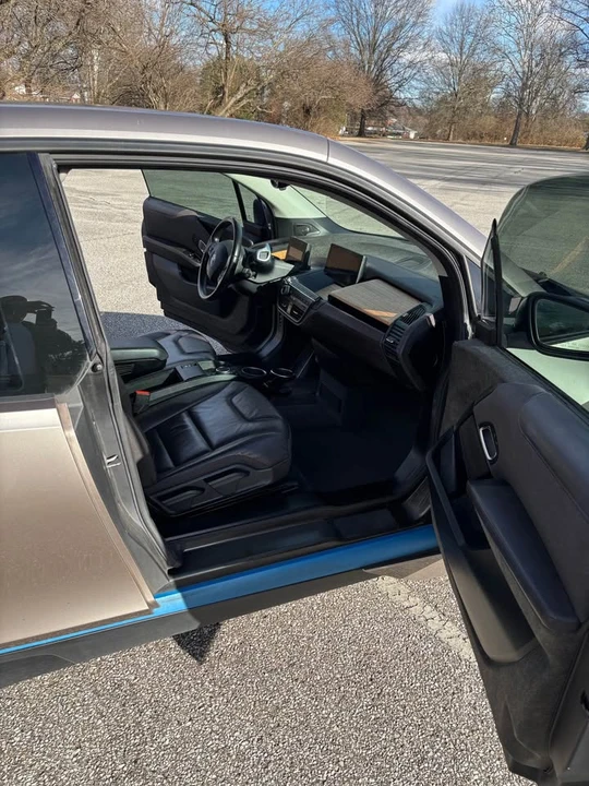 2015 BMW i3 - Image 10 of 20