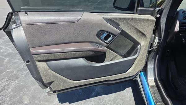 2015 BMW i3 - Image 15 of 21