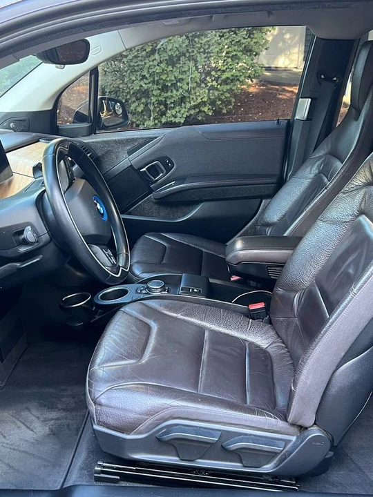 2015 BMW i3 - Image 8 of 9