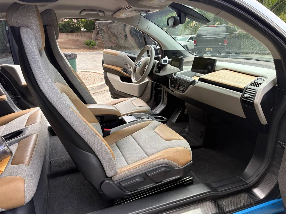 2015 BMW i3 - Image 8 of 10