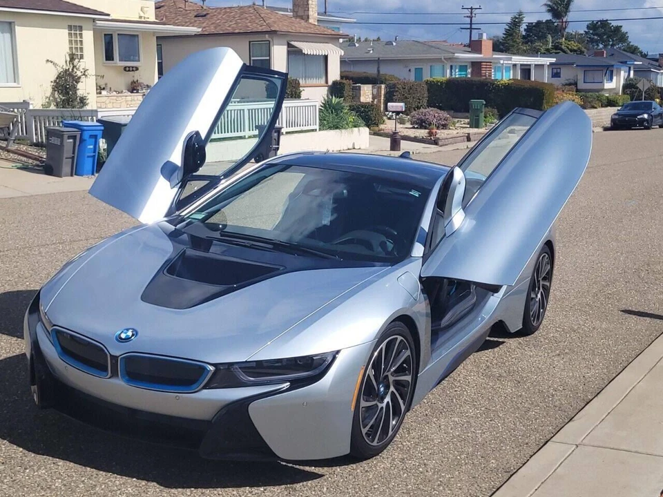 2015 BMW i8 - Image 3 of 30