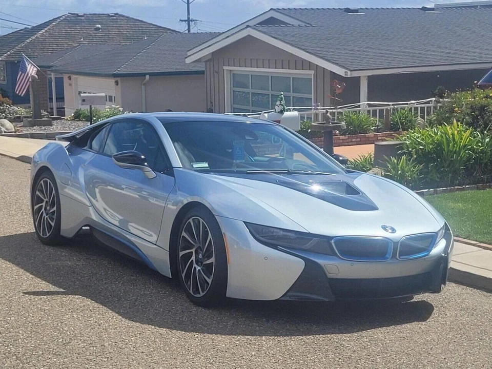 2015 BMW i8 - Image 12 of 30
