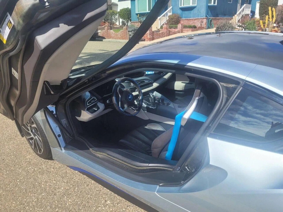 2015 BMW i8 - Image 9 of 30