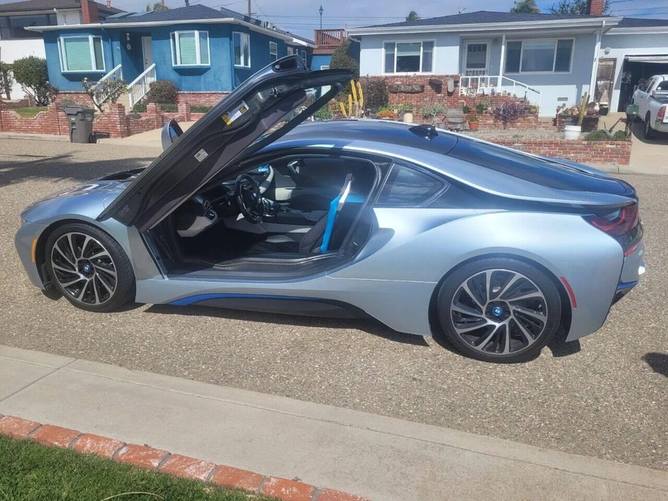 2015 BMW i8 - Image 10 of 30