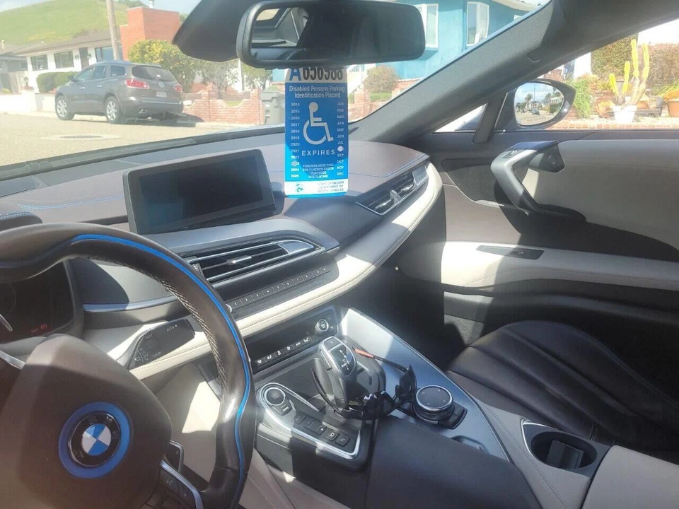 2015 BMW i8 - Image 14 of 30
