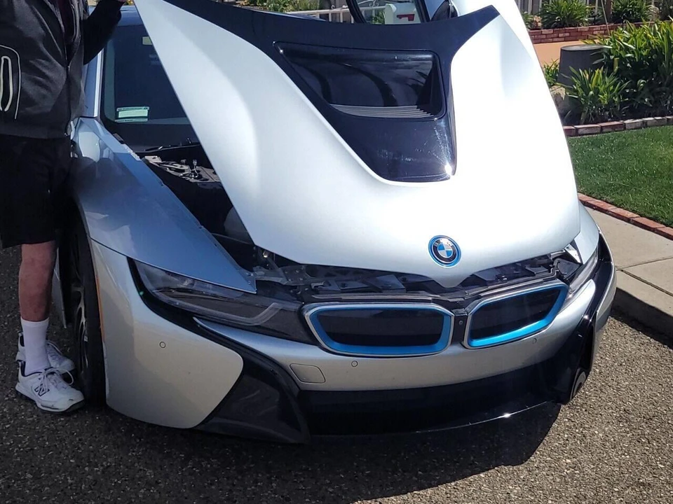 2015 BMW i8 - Image 18 of 30
