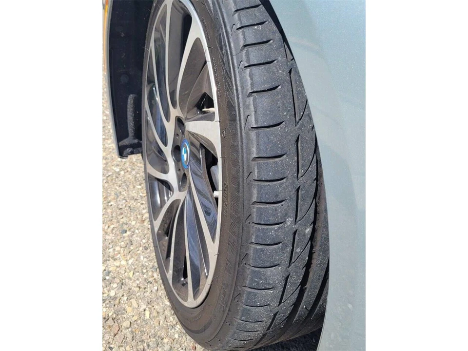 2015 BMW i8 - Image 25 of 30