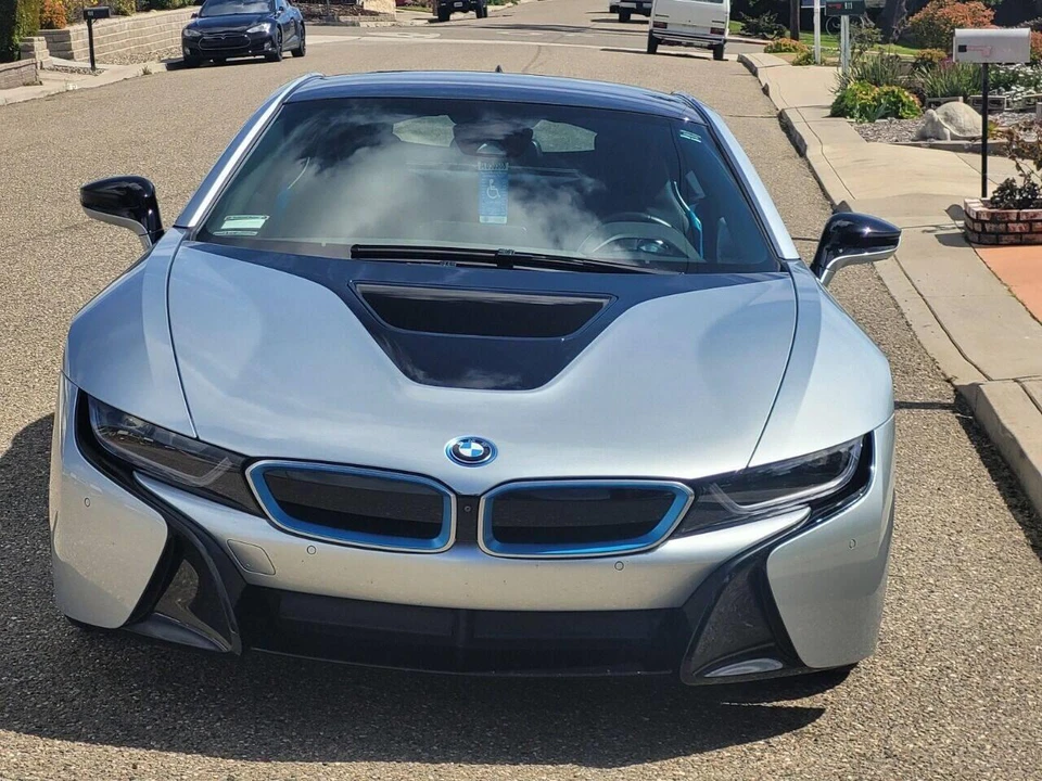 2015 BMW i8 - Image 11 of 30