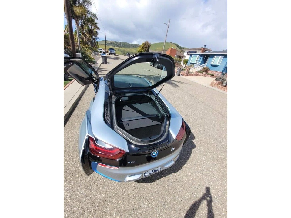 2015 BMW i8 - Image 20 of 30