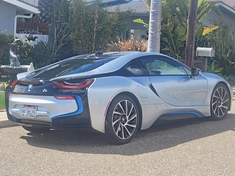 2015 BMW i8 - Image 5 of 30