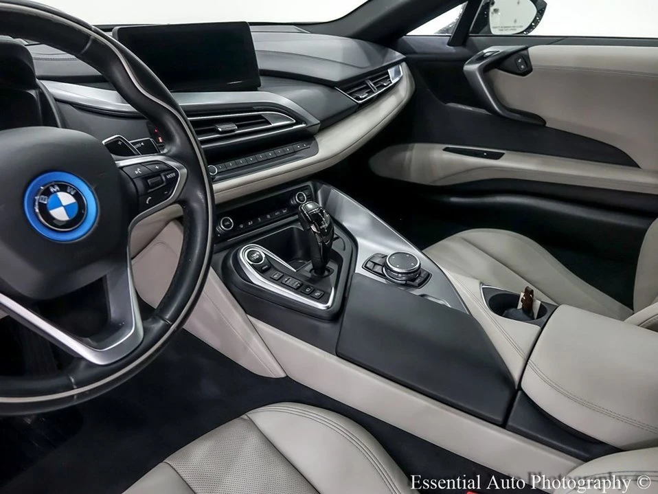 2015 BMW i8 - Image 14 of 20