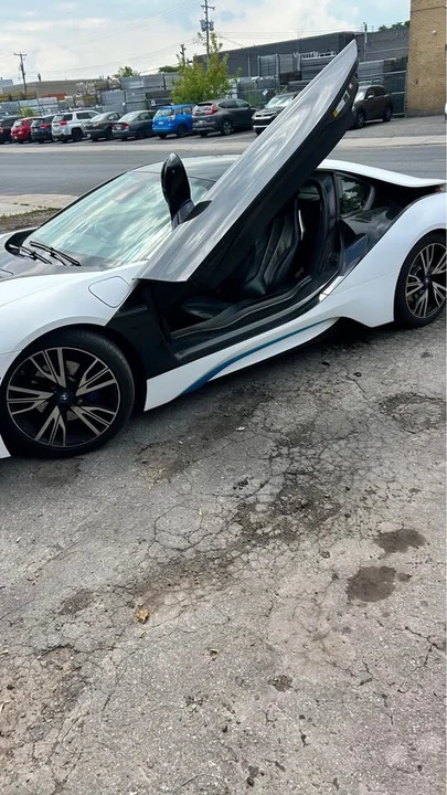 2015 BMW i8 - Image 4 of 6