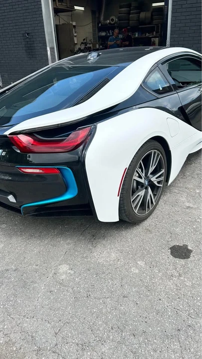 2015 BMW i8 - Image 6 of 6