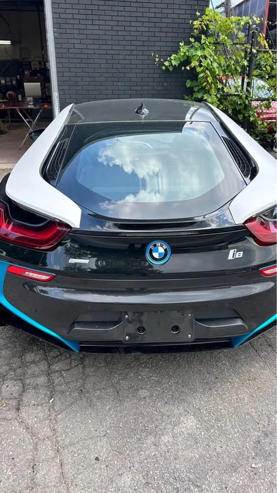 2015 BMW i8 - Image 5 of 6