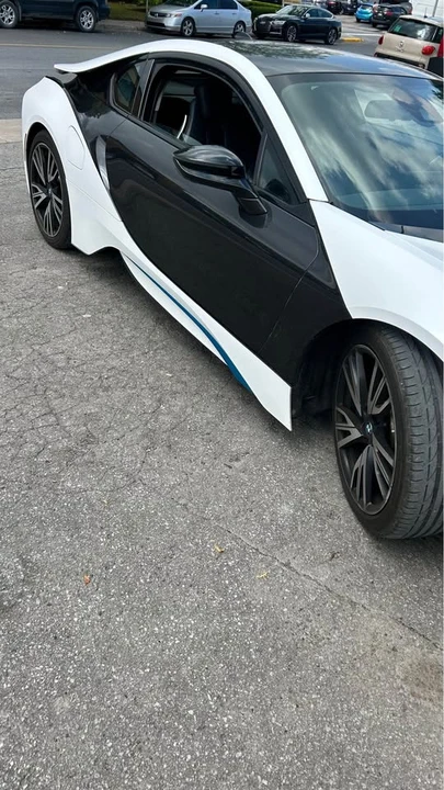 2015 BMW i8 - Image 3 of 6