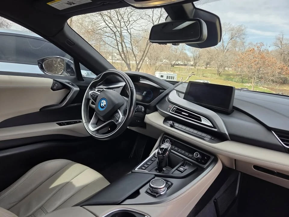2015 BMW i8 - Image 7 of 9