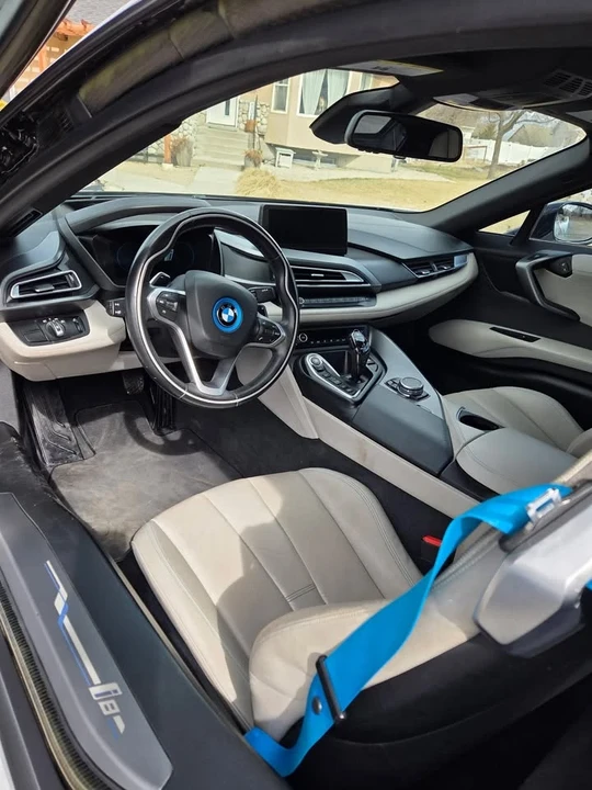 2015 BMW i8 - Image 8 of 9