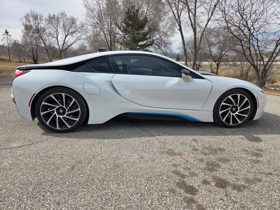2015 BMW i8 - Image 3 of 9