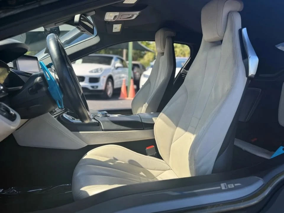 2015 BMW i8 - Image 8 of 12