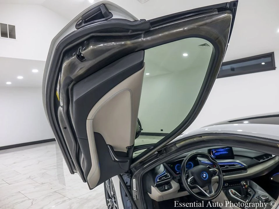 2015 BMW i8 - Image 8 of 20