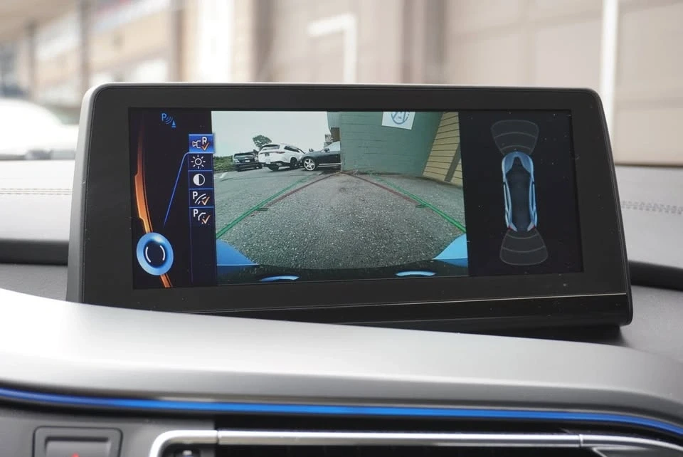 2015 BMW i8 - Image 18 of 19