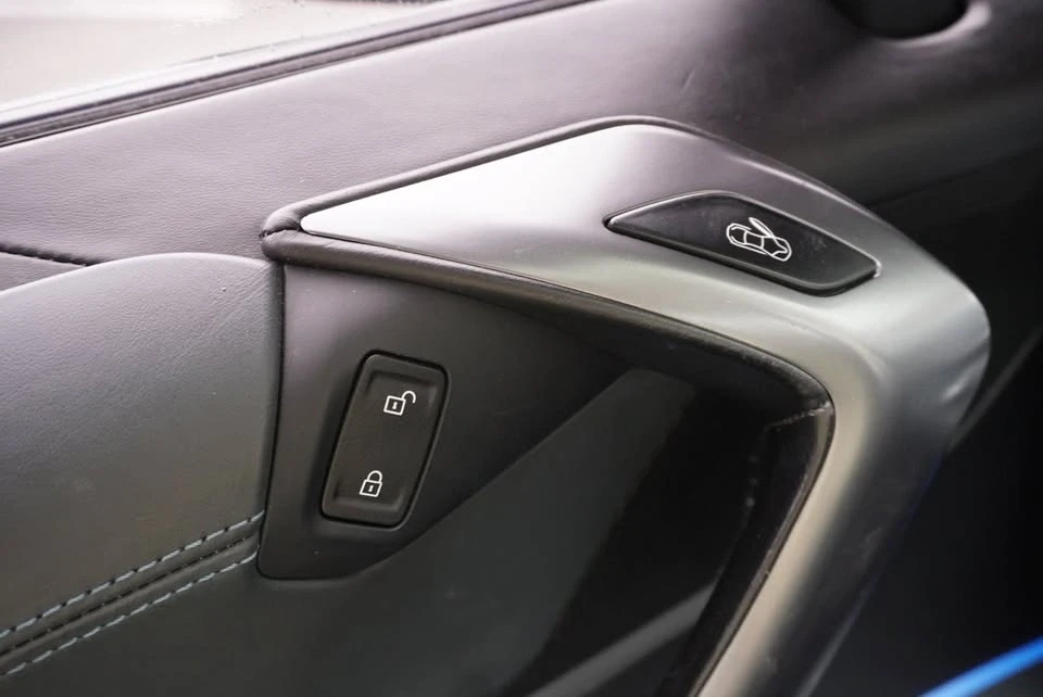 2015 BMW i8 - Image 13 of 19