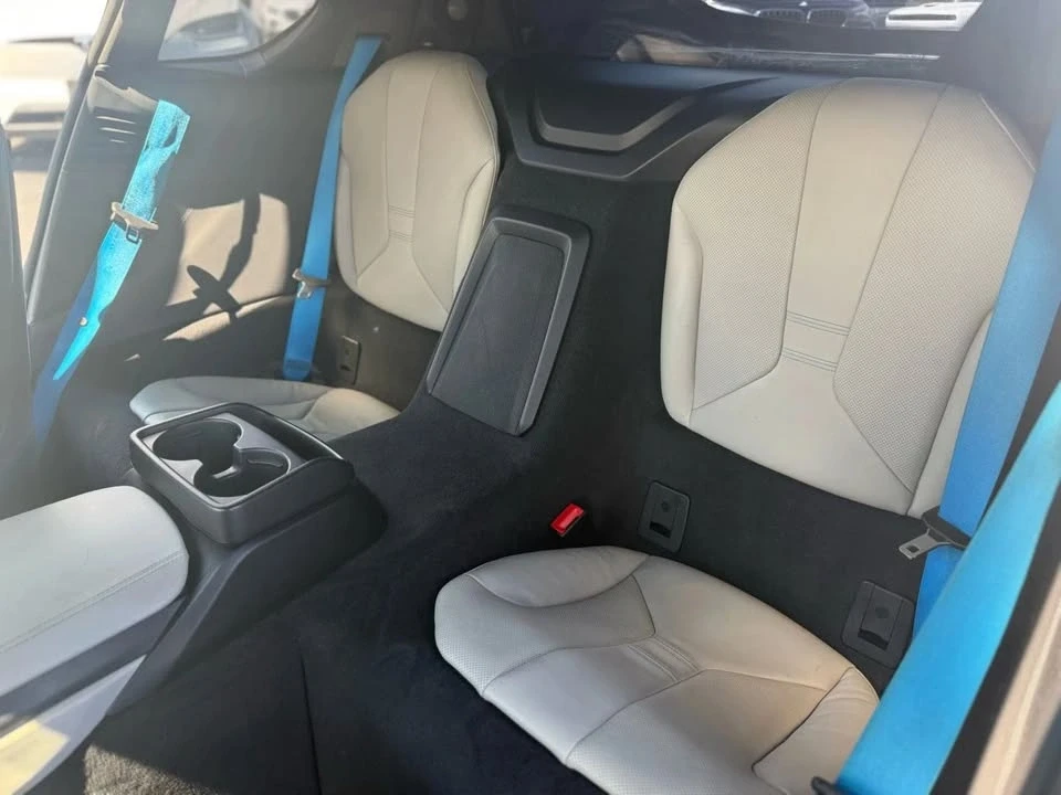 2015 BMW i8 - Image 9 of 12
