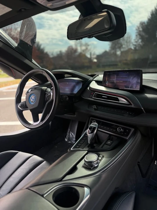 2015 BMW i8 - Image 13 of 16