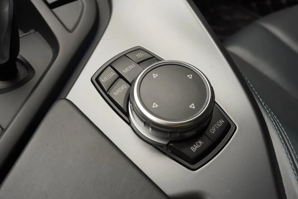 2015 BMW i8 - Image 17 of 19