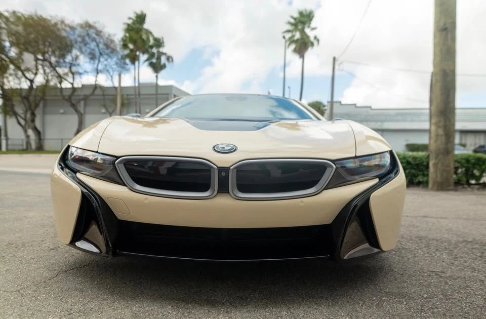 2015 BMW i8 - Image 6 of 8